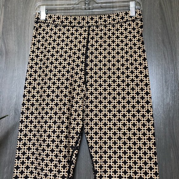Patterned High Waist Leggings - Picture 4 of 11